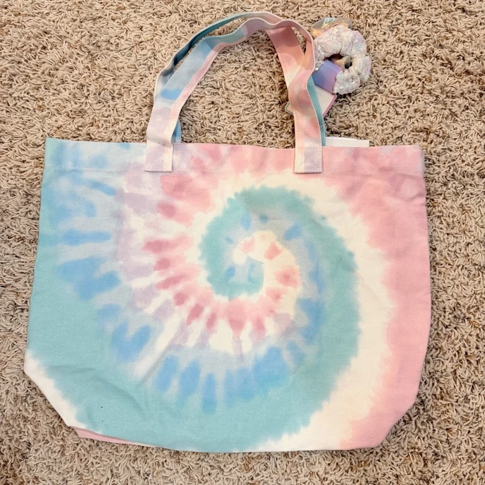 P.S. From Aeropostale Large Pastal Tie Dye Tote Bag 2PK Matching Hair Scrunchies